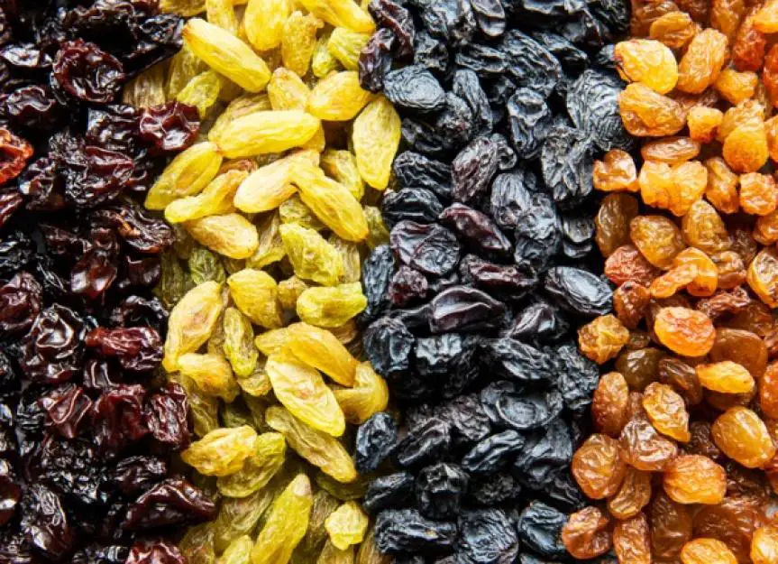 collection of various raisins picture id1293011150