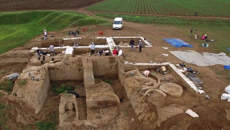 Researchers Find World’s Oldest Wine in 8,000-Year-Old Clay Jars in Georgia
