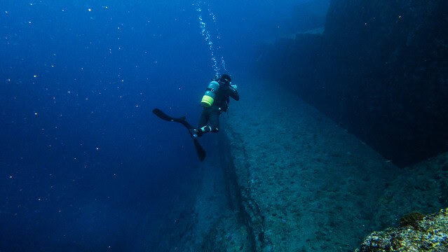 Japan’s Underwater Mystery: Is the 10,000-Year-Old Yonaguni Monument Nature or Ancient Architecture?
