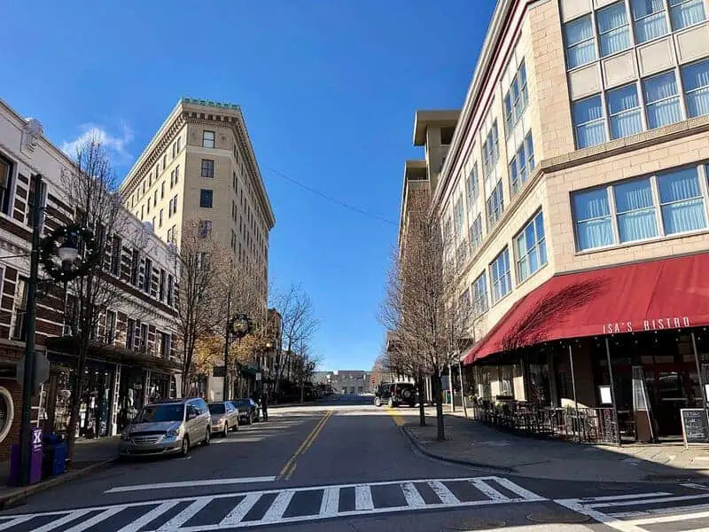 15 Charming Small Towns Attracting Remote Workers in 2025
