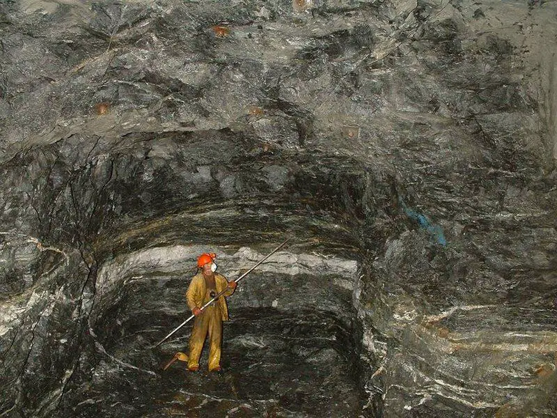 Arctic Gold Rush: Mapping the Polar Region’s Untapped Resources and Scientific Secrets