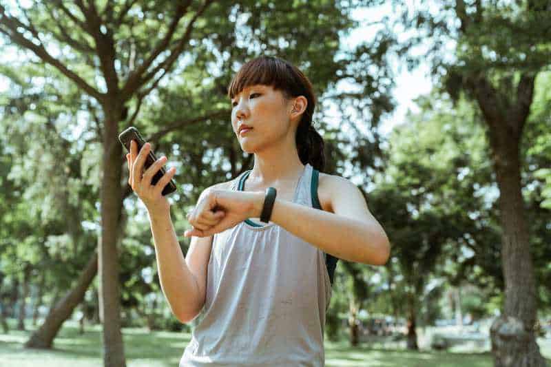 Why Walking Backwards for 10 Minutes Daily Is the New Fitness Trend Everyone’s Talking About