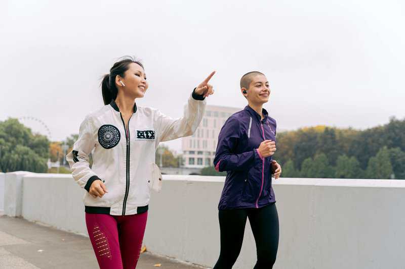 Why Walking Backwards for 10 Minutes Daily Is the New Fitness Trend Everyone’s Talking About