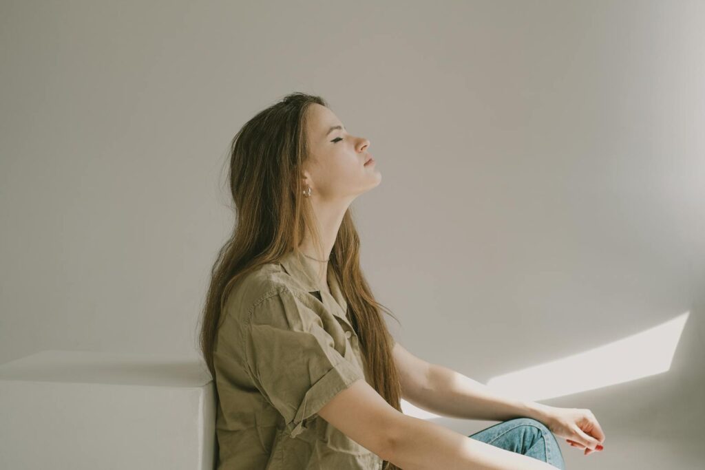Study Finds Why Some People Are Naturally Charismatic While Others Aren’t (You Can Learn It)