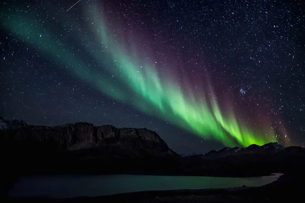 Aurora Alert: How 2025’s Peak Solar Activity Creates Once-in-a-Lifetime Light Shows