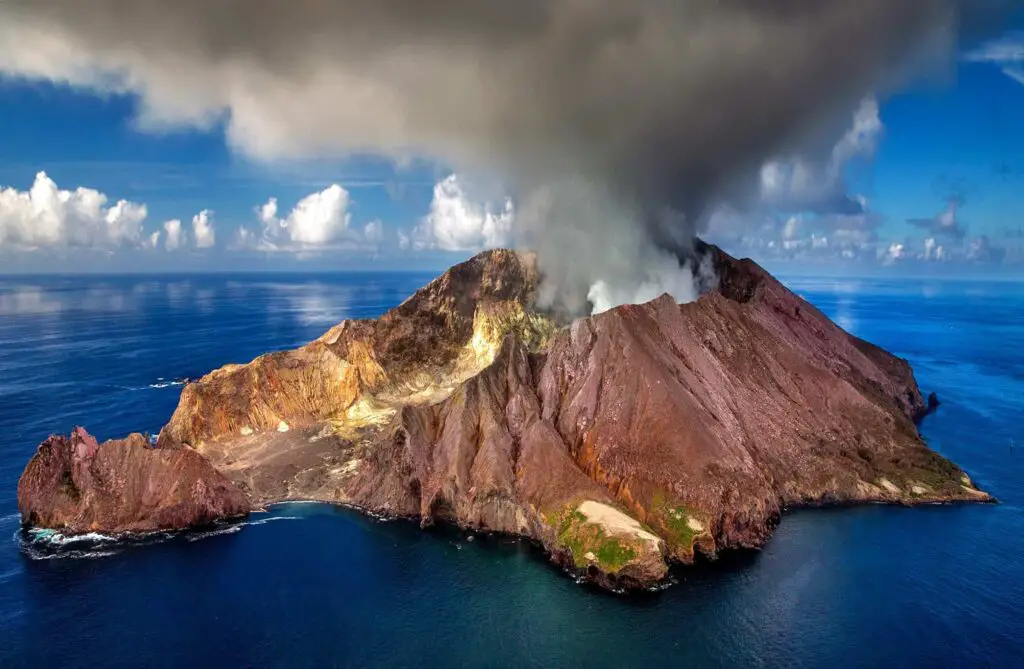 Volcanic Genesis: How 2025’s Most Dramatic Island Formation Reveals Earth’s Creative Power
