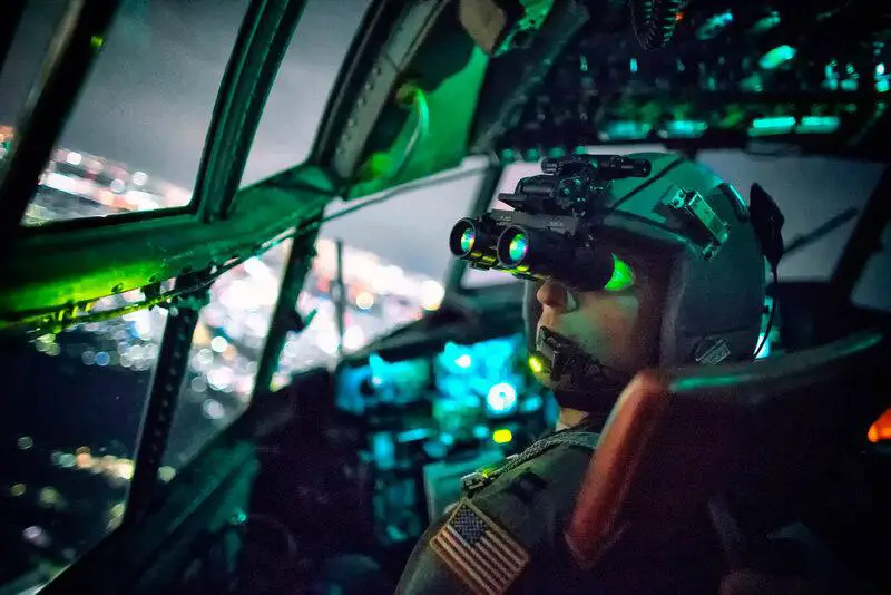 These Contact Lenses Let You See in Complete Darkness (And Work 60x Better With Eyes Shut)