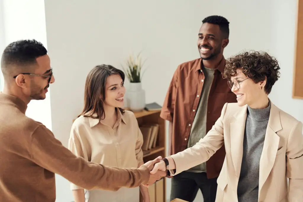 Study Finds Why Some People Are Naturally Charismatic While Others Aren’t (You Can Learn It)