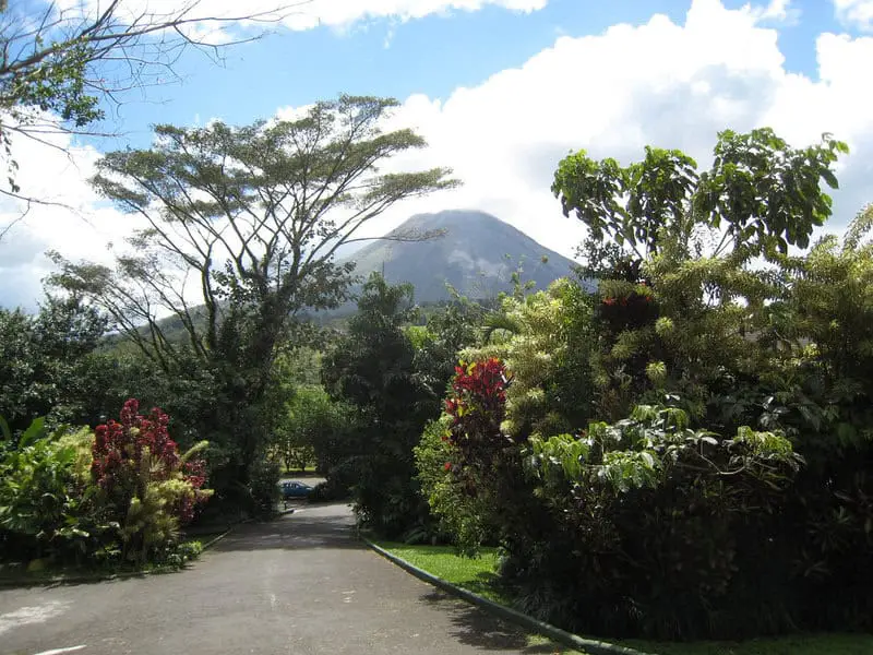 Carbon-Neutral Adventures: How Costa Rica’s Eco-Lodges Are Redefining Responsible Travel