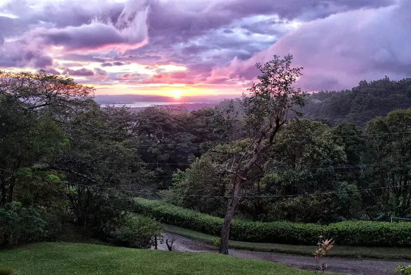 Carbon-Neutral Adventures: How Costa Rica’s Eco-Lodges Are Redefining Responsible Travel