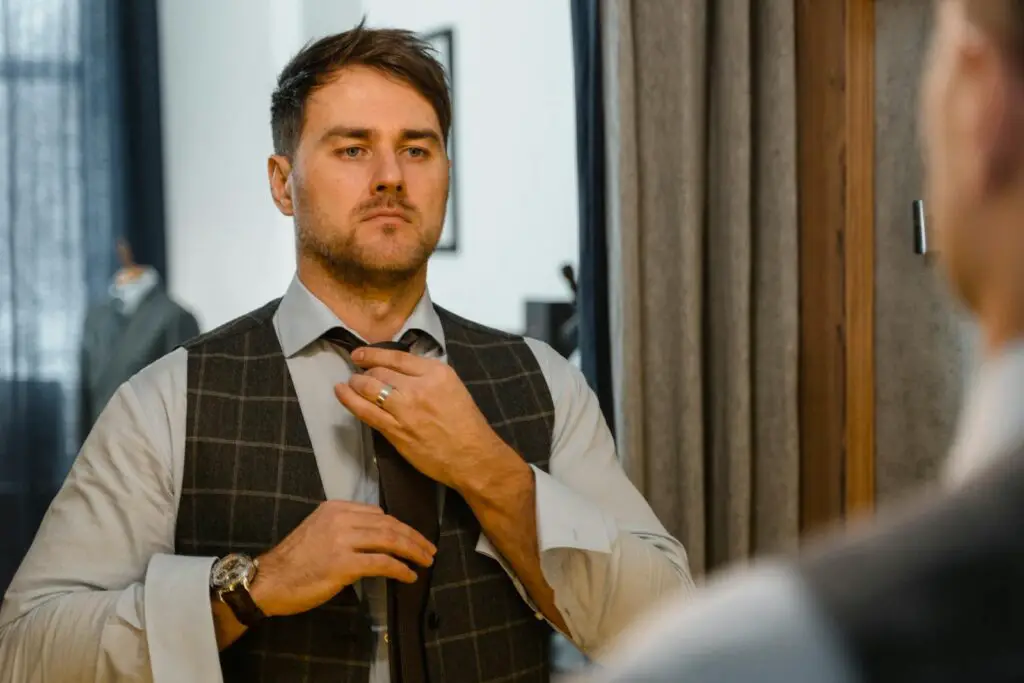 Study Finds Why Some People Are Naturally Charismatic While Others Aren’t (You Can Learn It)
