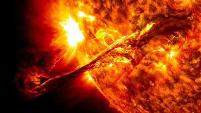 Aurora Alert: How 2025’s Peak Solar Activity Creates Once-in-a-Lifetime Light Shows