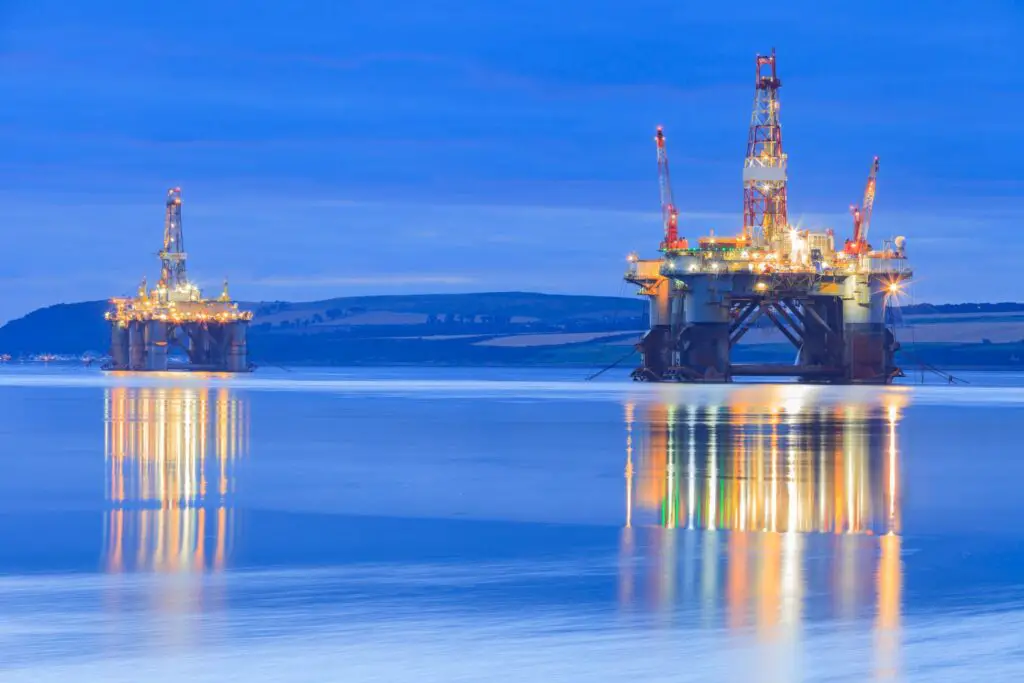 Arctic Gold Rush: Mapping the Polar Region’s Untapped Resources and Scientific Secrets