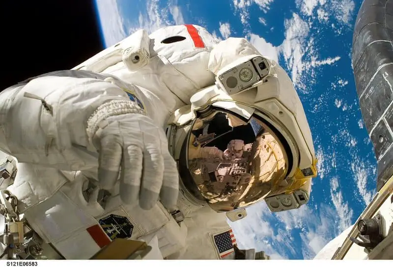 Space Tourism Takes Off: Your Guide to 2025’s Most Accessible Cosmic Adventures