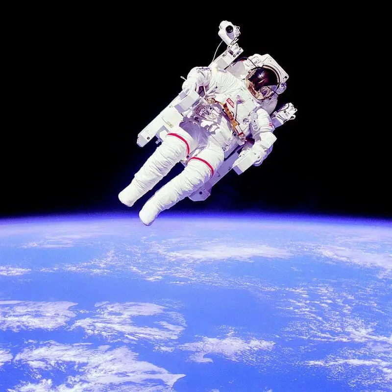 15 Ways Space Travel Changes the Human Body