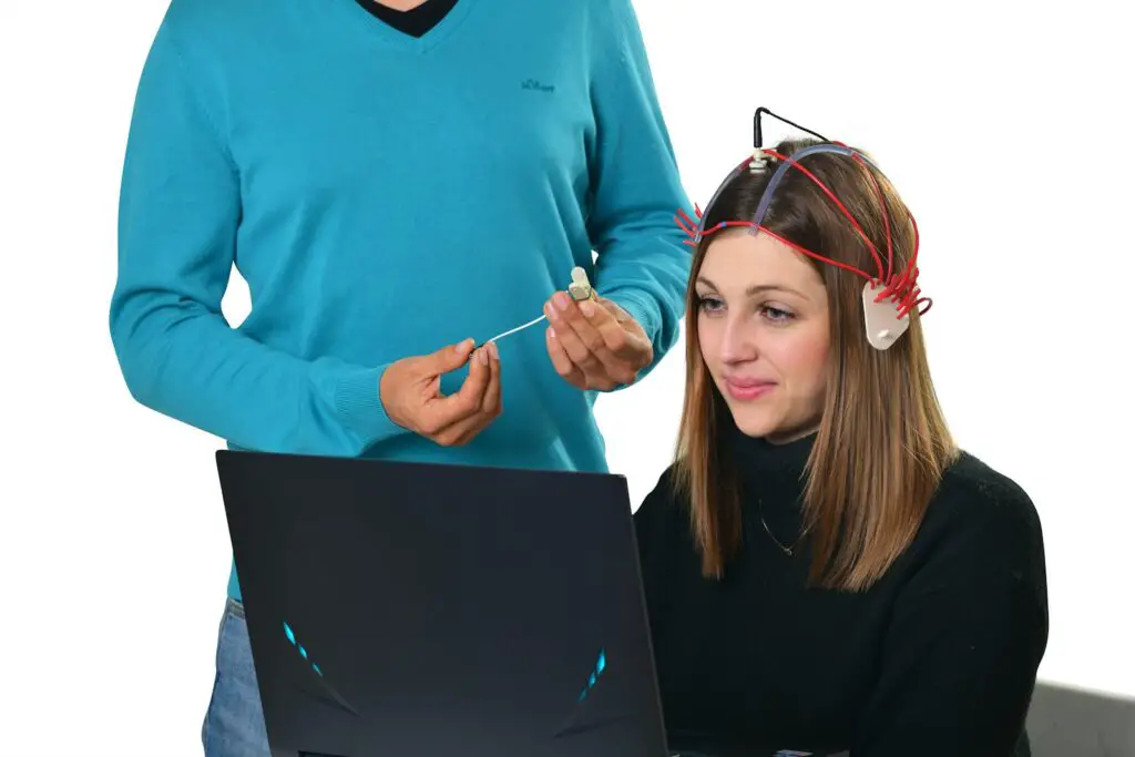 The Hearing Loss-Dementia Connection Scientists Just Discovered
