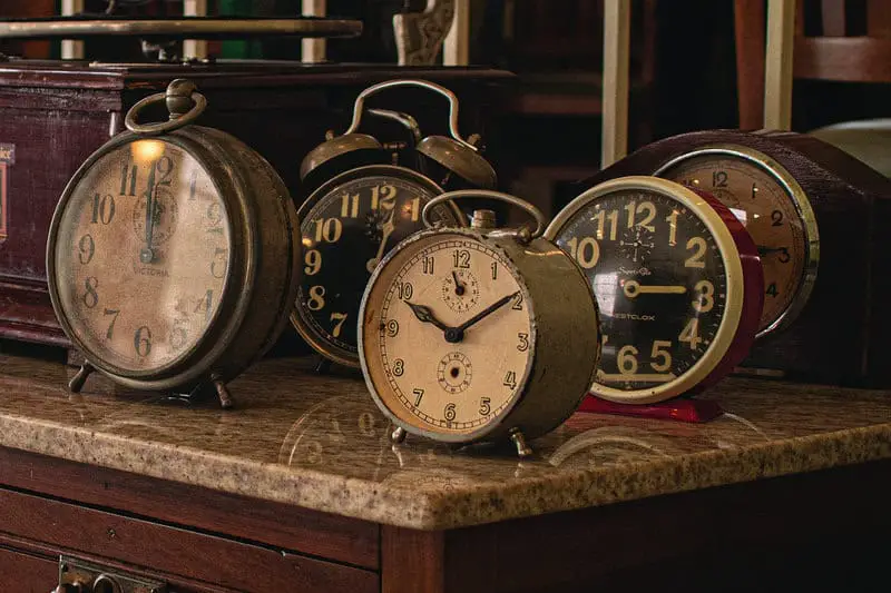 15 Science Tricks Your Brain Falls For Every Day (And Why They Work)
