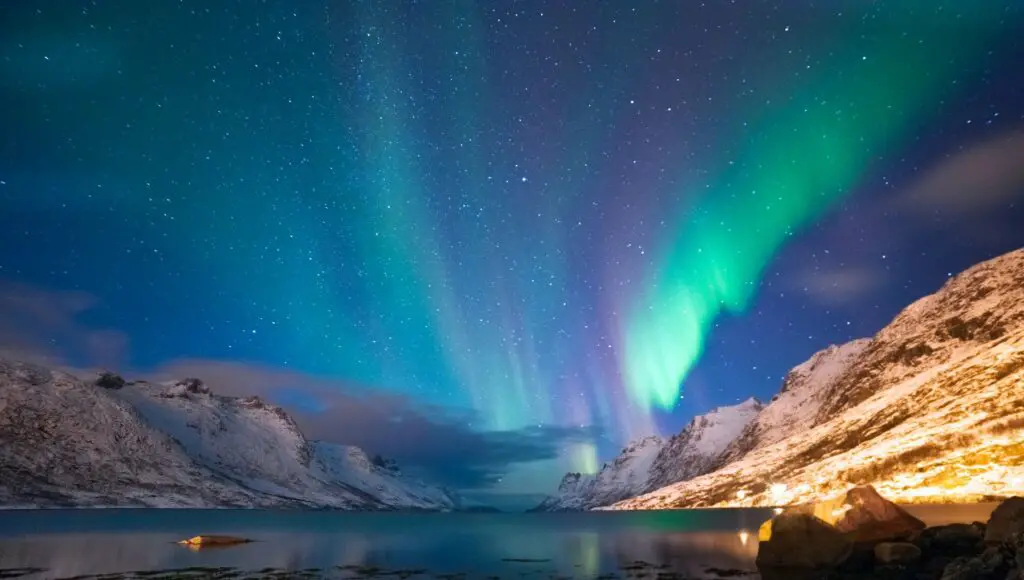 Aurora Alert: How 2025’s Peak Solar Activity Creates Once-in-a-Lifetime Light Shows