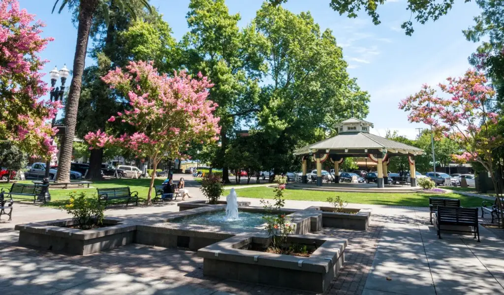 15 Charming Small Towns Attracting Remote Workers in 2025