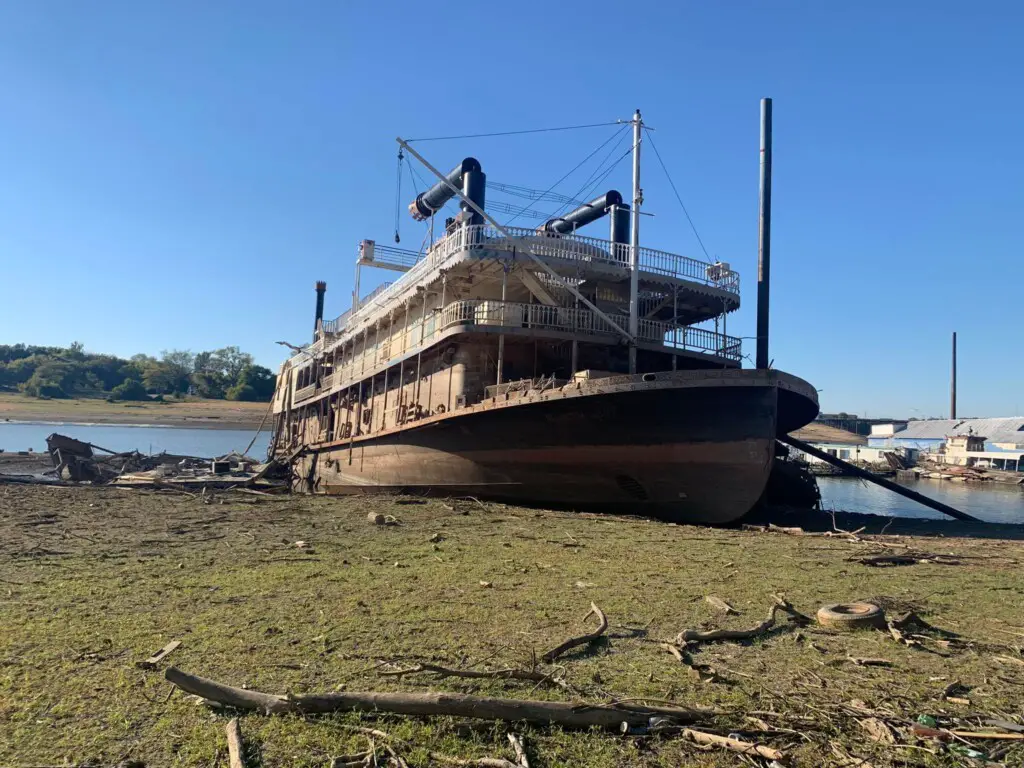The Mississippi River Dried Up and Revealed Environmental Horrors Nobody Was Prepared For