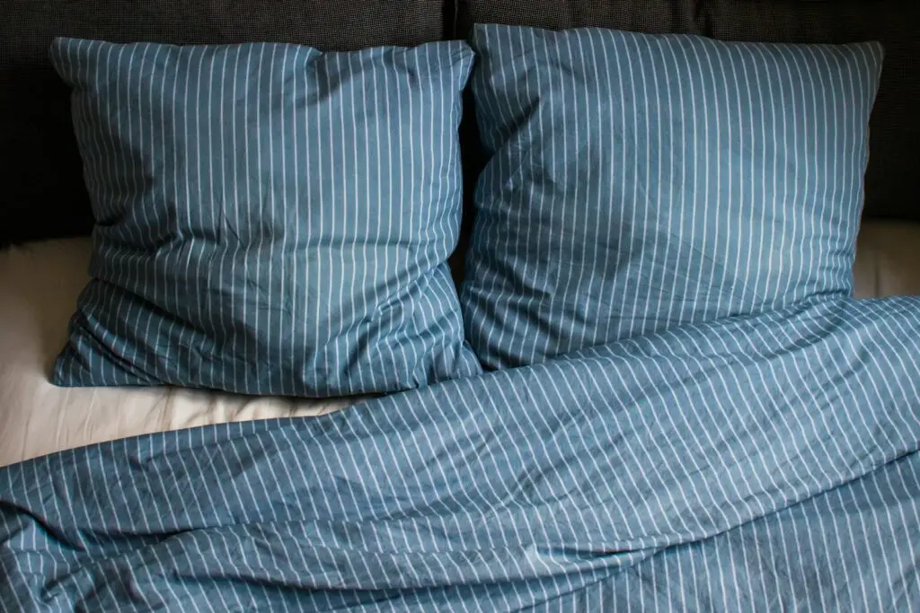 The Sleep Position That Prevents Alzheimer’s (According to Brain Scans)