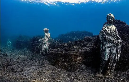 Japan’s Underwater Mystery: Is the 10,000-Year-Old Yonaguni Monument Nature or Ancient Architecture?