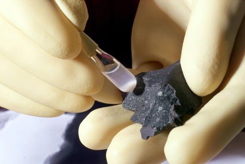 Geologists Find 4.4-Billion-Year-Old Zircon Crystals, Oldest Materials on Earth