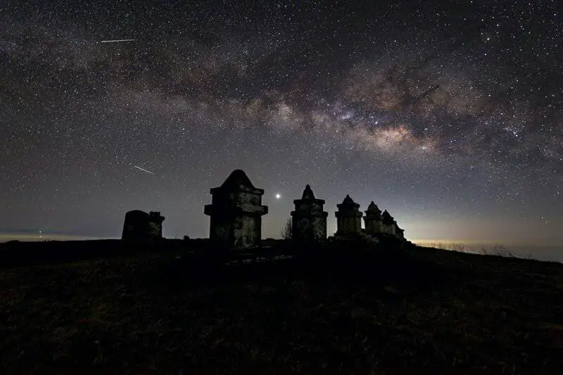 Astronomers Detect Fastest-Spinning Pulsar Ever Found at 716 Rotations Per Second