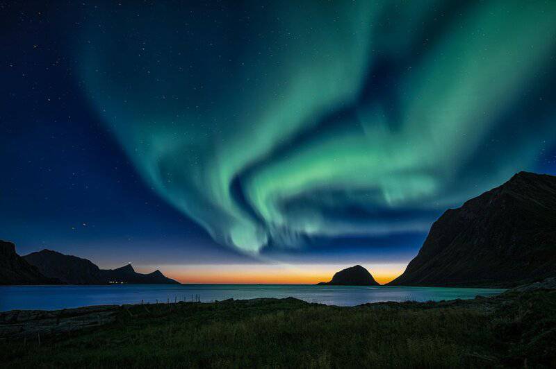 Aurora Alert: How 2025’s Peak Solar Activity Creates Once-in-a-Lifetime Light Shows