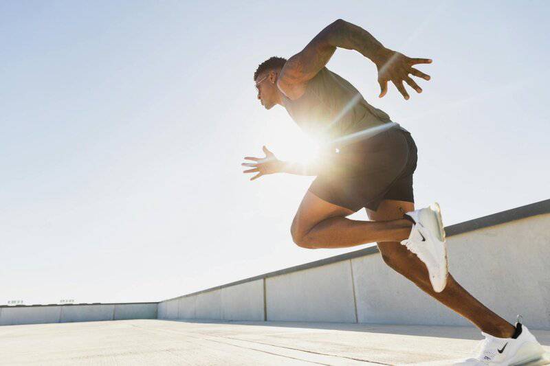 15 Signs You’re Aging Well, According To Geriatricians and 5 Expert Tips for Keeping Your Glow