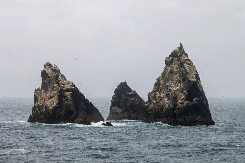 Japan’s Underwater Mystery: Is the 10,000-Year-Old Yonaguni Monument Nature or Ancient Architecture?