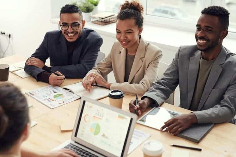 The Bias Blind Spot: Why Smart People Make Stupid Choices (And How to Stop)