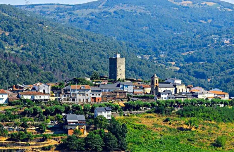 15 Charming Small Towns Attracting Remote Workers in 2025