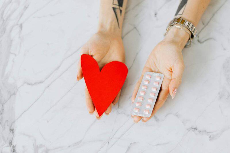 The Deadly Drug Combinations Your Pharmacist Should Catch (But Often Doesn’t)