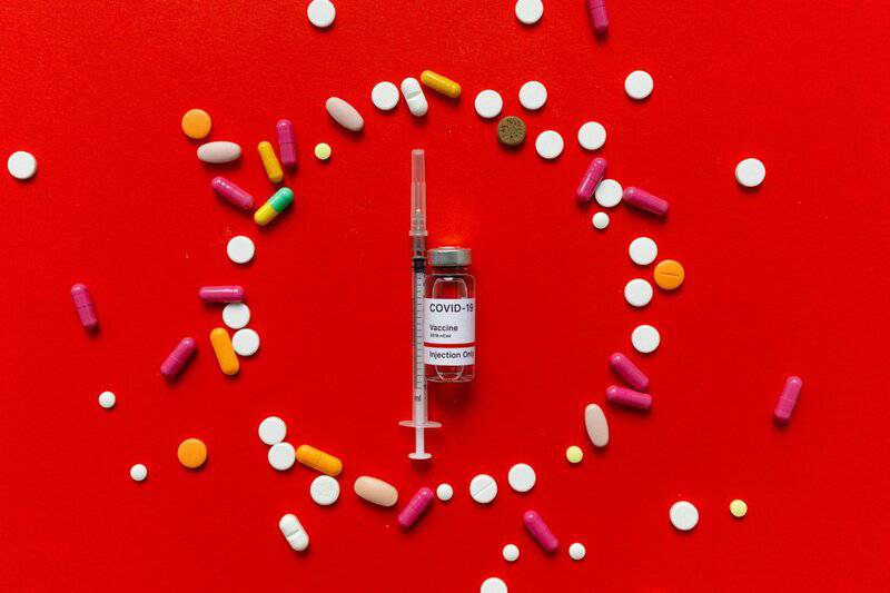 The Deadly Drug Combinations Your Pharmacist Should Catch (But Often Doesn’t)