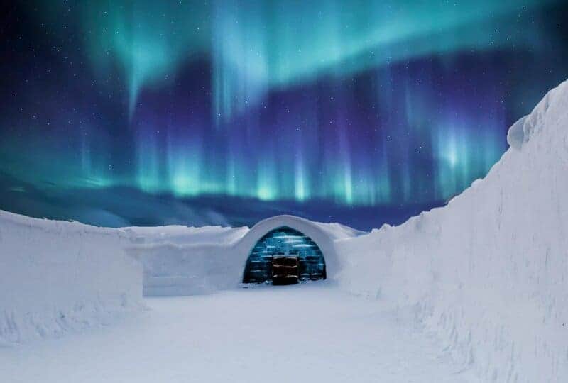 Aurora Alert: How 2025’s Peak Solar Activity Creates Once-in-a-Lifetime Light Shows