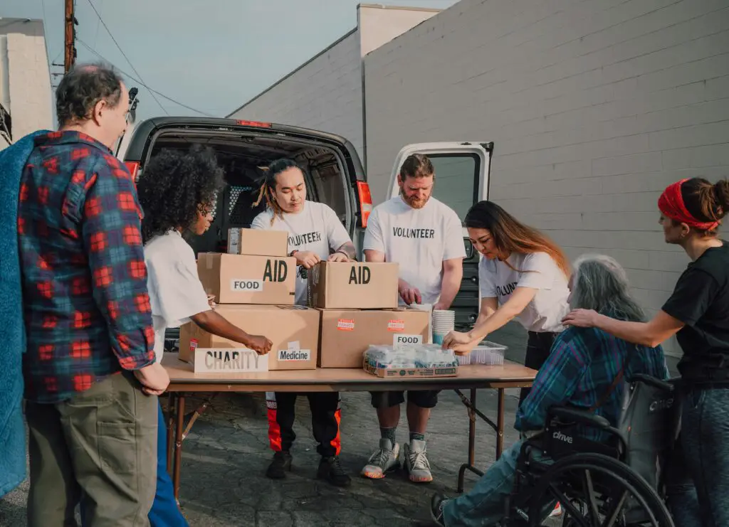 The Volunteer Work That Actually Extends Your Lifespan (Research Proves It)