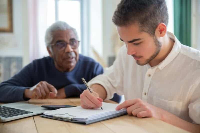 I’m a Geriatrician—These 12 Symptoms Are Never ‘Just Old Age’
