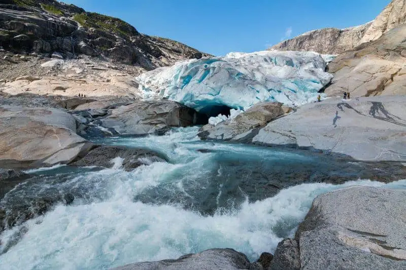 Arctic Gold Rush: Mapping the Polar Region’s Untapped Resources and Scientific Secrets