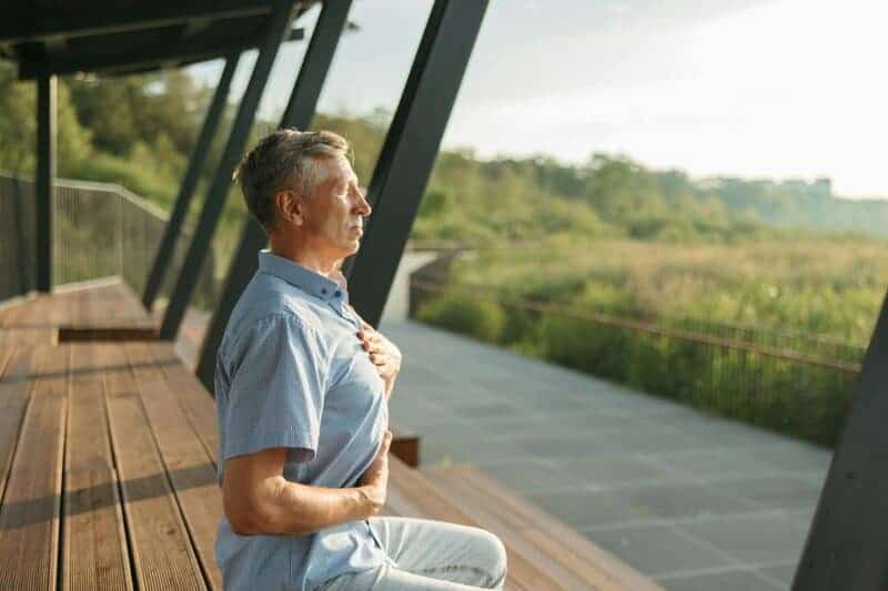 15 Signs You’re Aging Well, According To Geriatricians and 5 Expert Tips for Keeping Your Glow