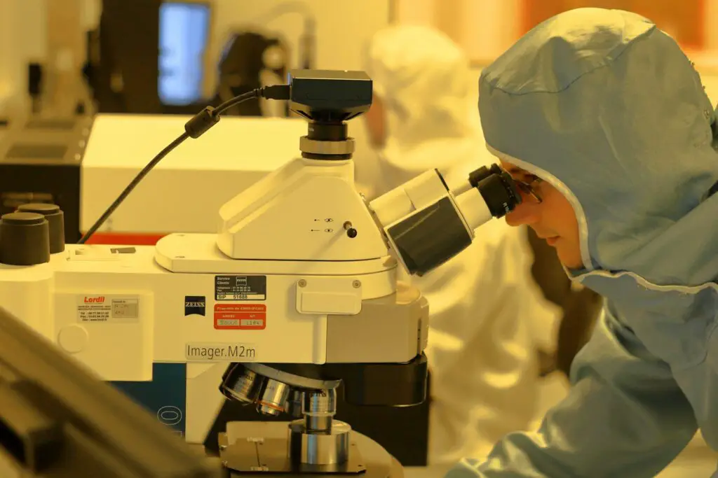 The Hearing Loss-Dementia Connection Scientists Just Discovered