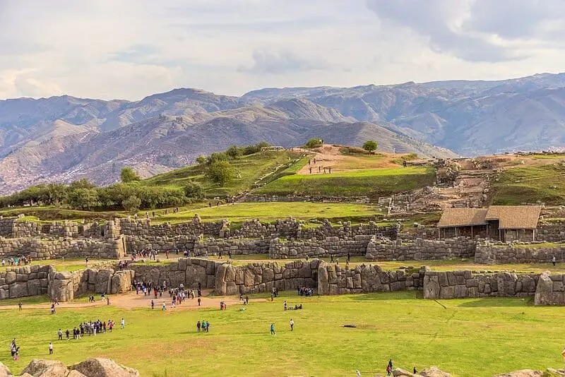 15 Ancient Ruins That Seem to Defy Science