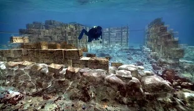 Japan’s Underwater Mystery: Is the 10,000-Year-Old Yonaguni Monument Nature or Ancient Architecture?