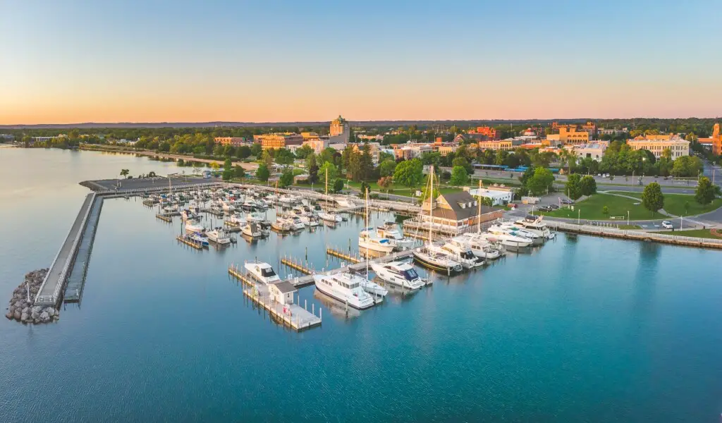 15 Charming Small Towns Attracting Remote Workers in 2025