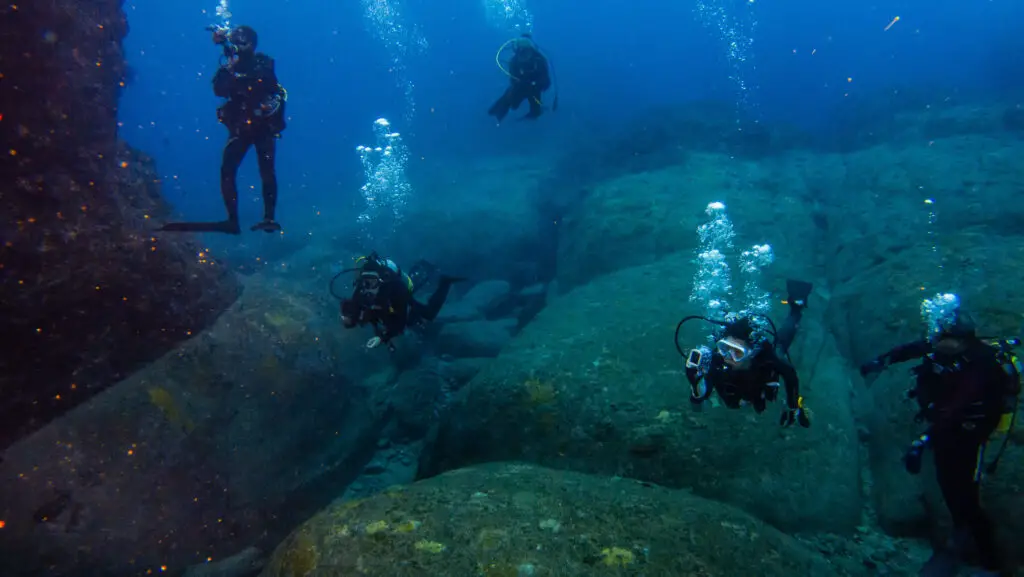 Japan’s Underwater Mystery: Is the 10,000-Year-Old Yonaguni Monument Nature or Ancient Architecture?