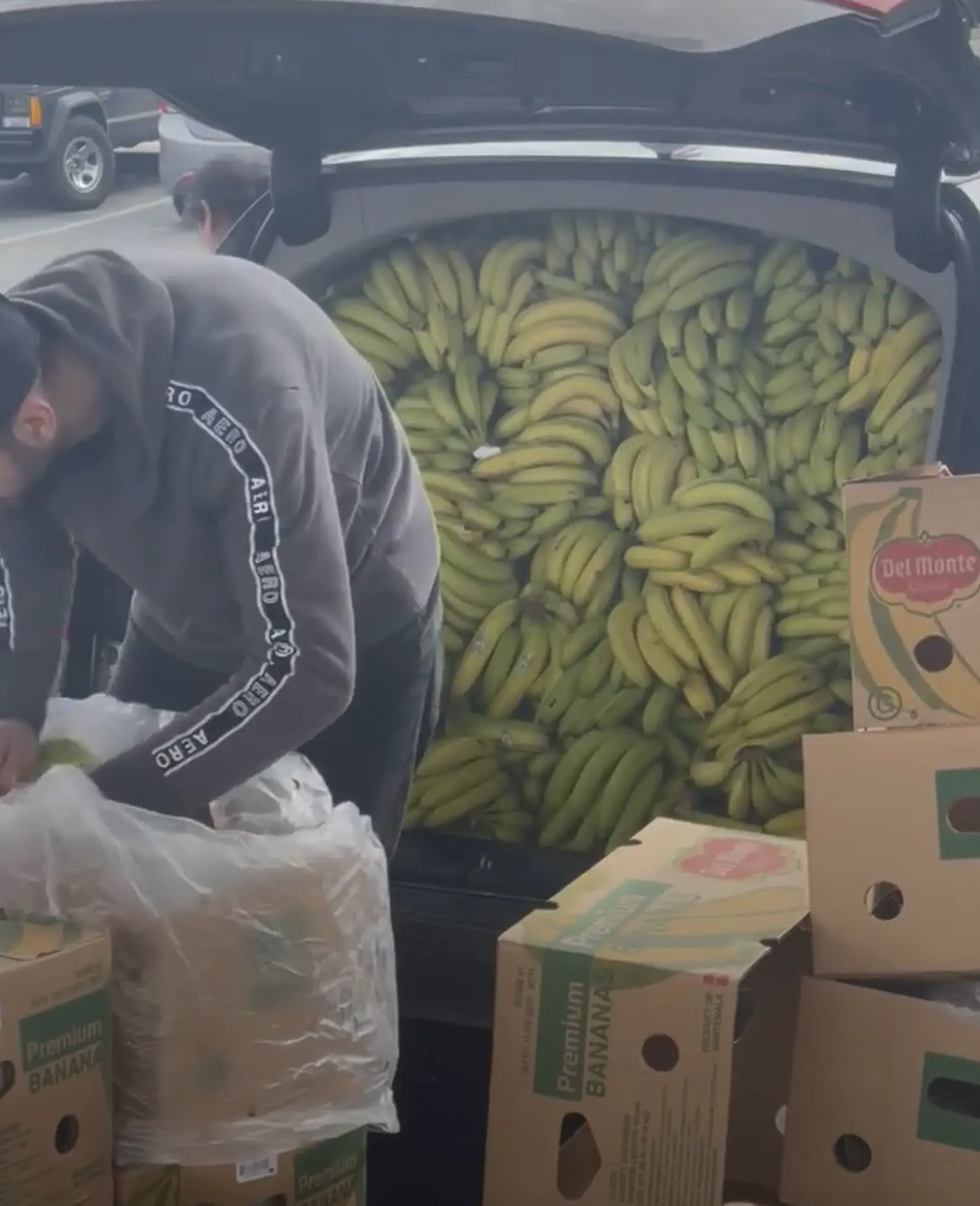 17 Unbelievably Massive Oddities You Must See! đđ 34 Absolute Units of a banana delivery