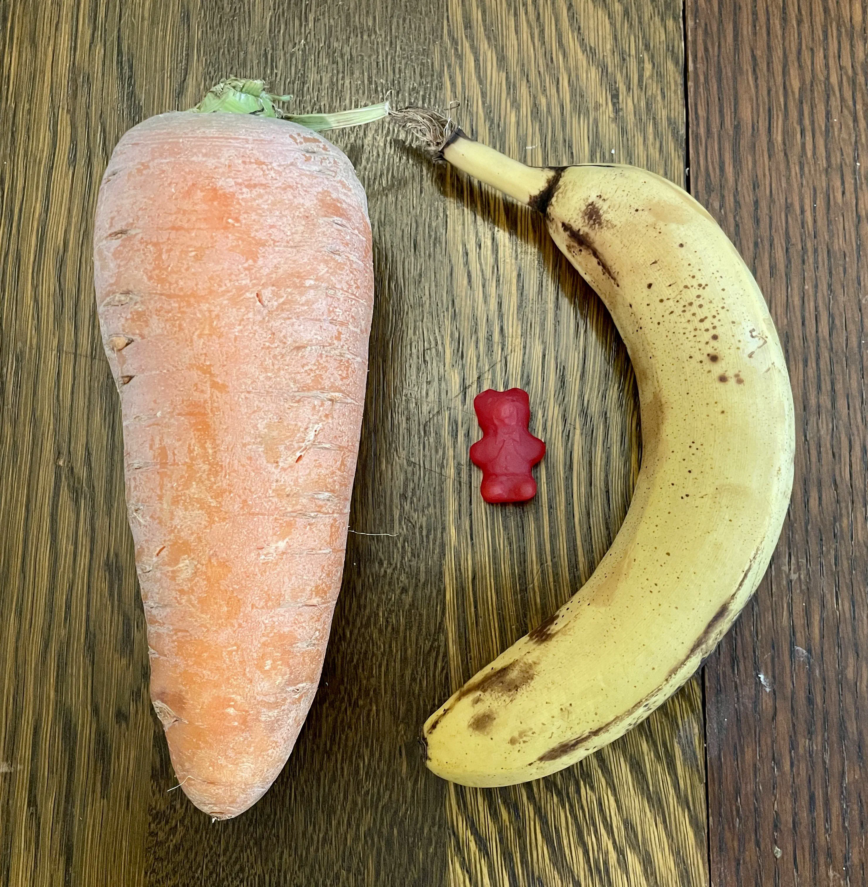20 Enormous Oddities That Will Astound You! đŠđ 34 Absolute Units of a (boring I know) carrot