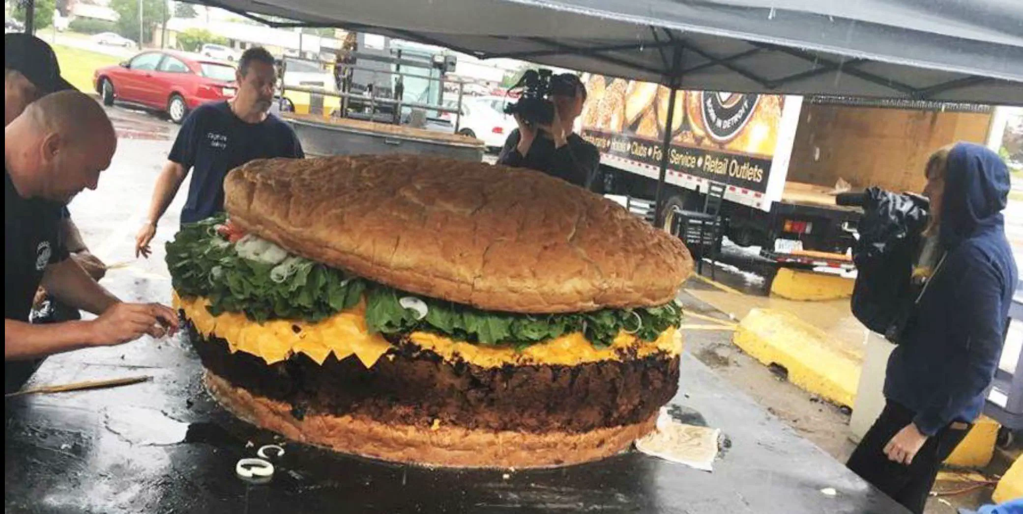 17 Unbelievably Huge Wonders You Must See! đđ 26 Absolute Units of a burger