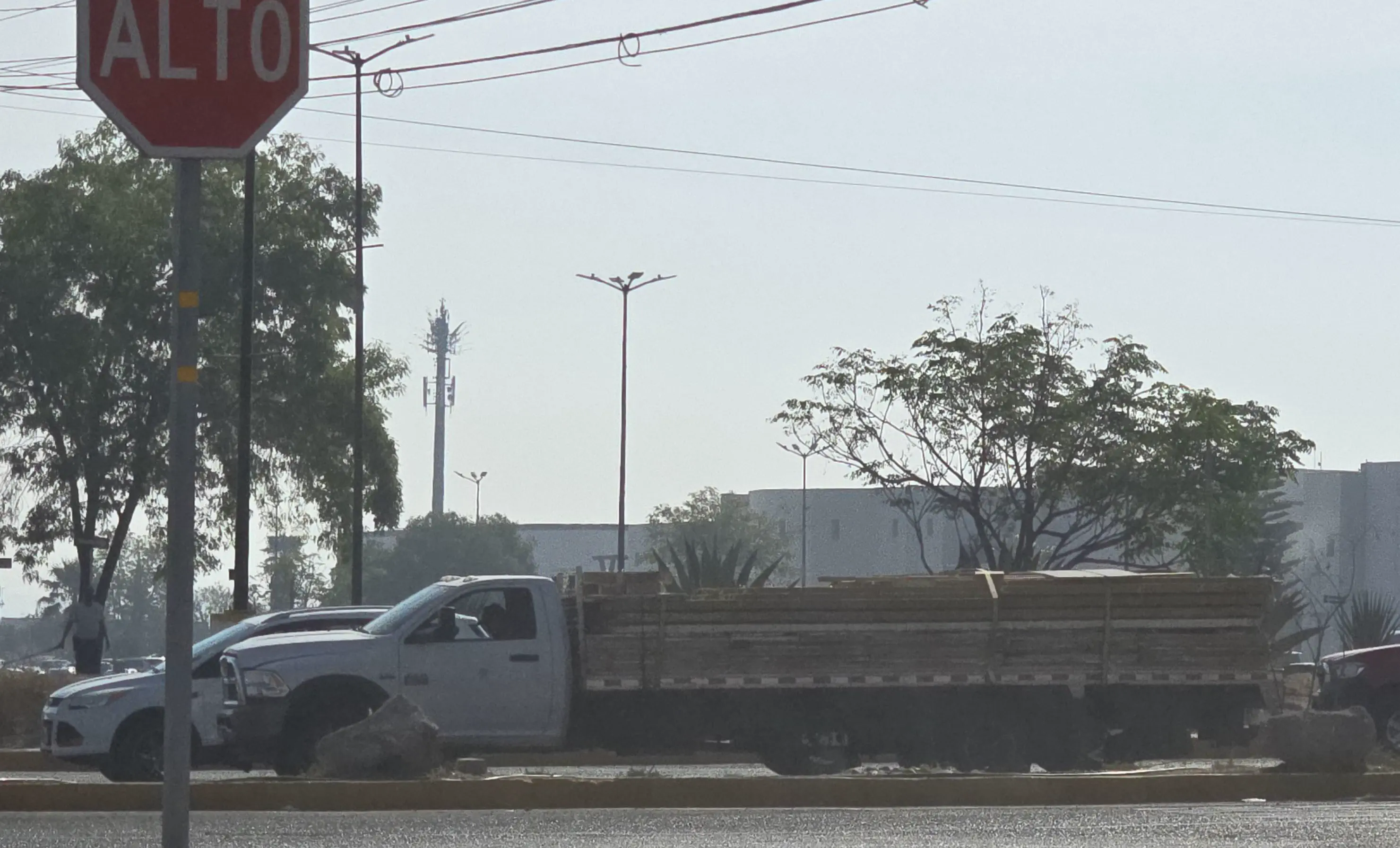 18 Mind-Blowing Absolute Units You Must See! đđ 27 Absolute Units of a long truck