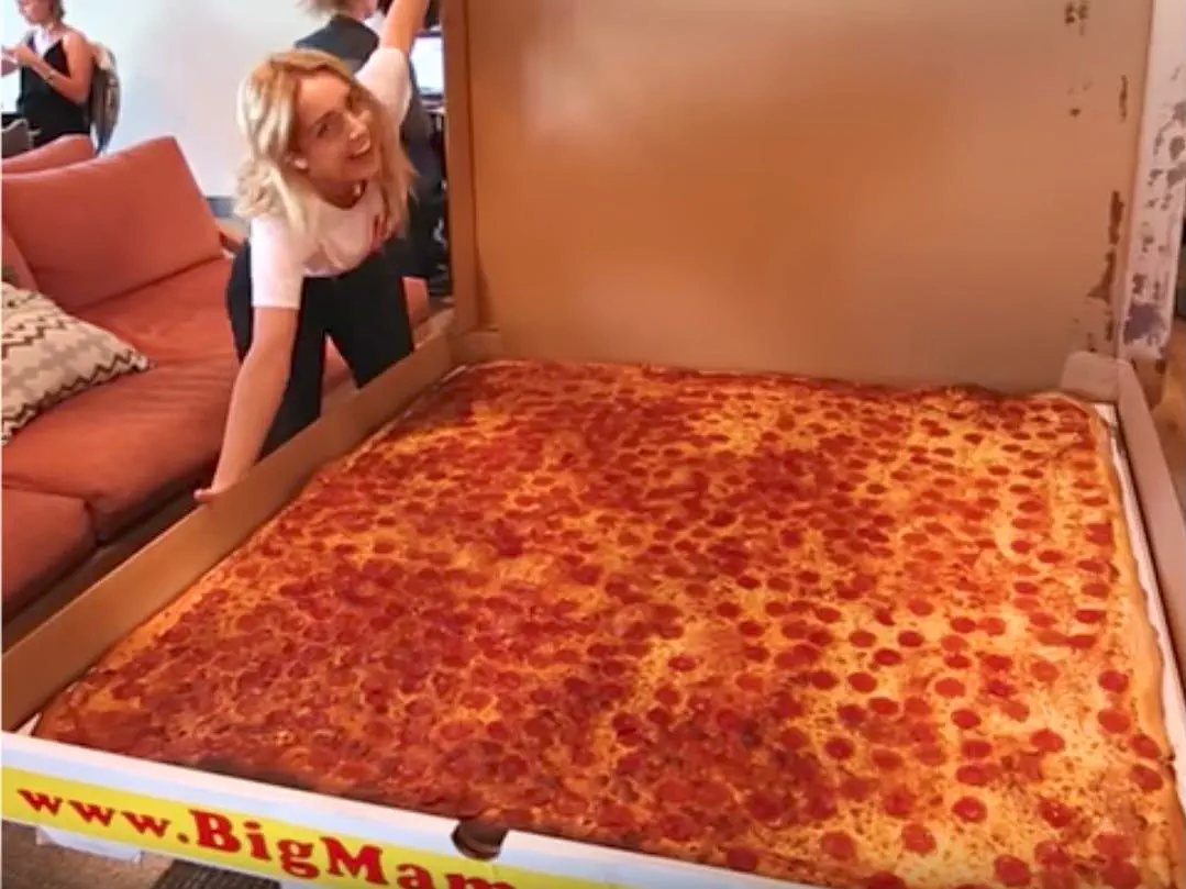 22 Mind-Blowing Absolute Units You Won't Believe Exist! 🦙🤯 34 Absolute Units of a Pizza